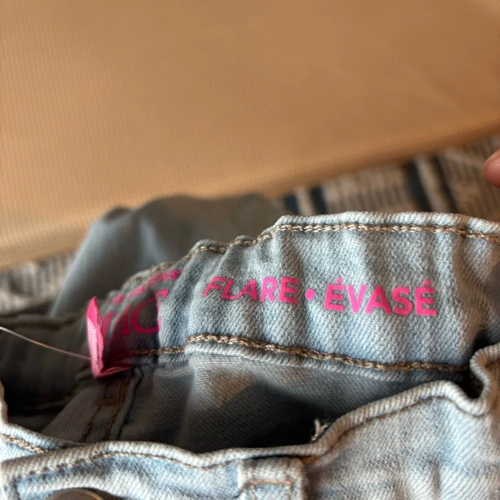 The Children’s Place toddler girl Flare jeans.Light wash denim.Size 3T.Boho.NWT